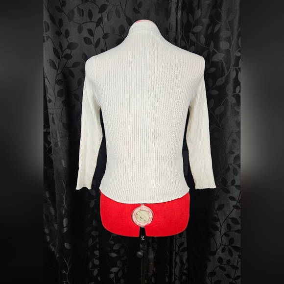 Kitty Key-hole Sweater - Picture 2 of 3